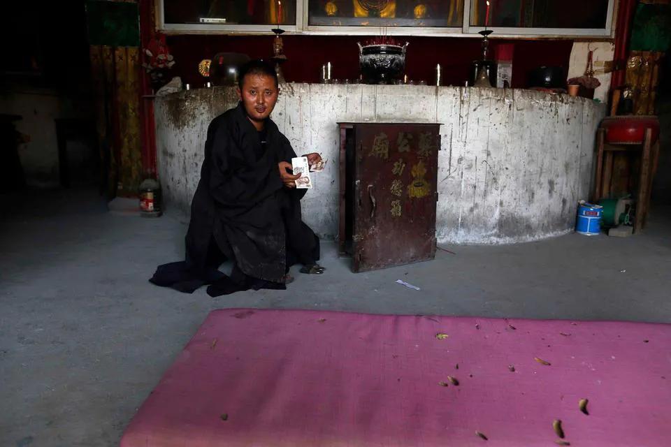 2014年安徽小伙为避世躲进古庙靠香火钱生活8年如今怎样