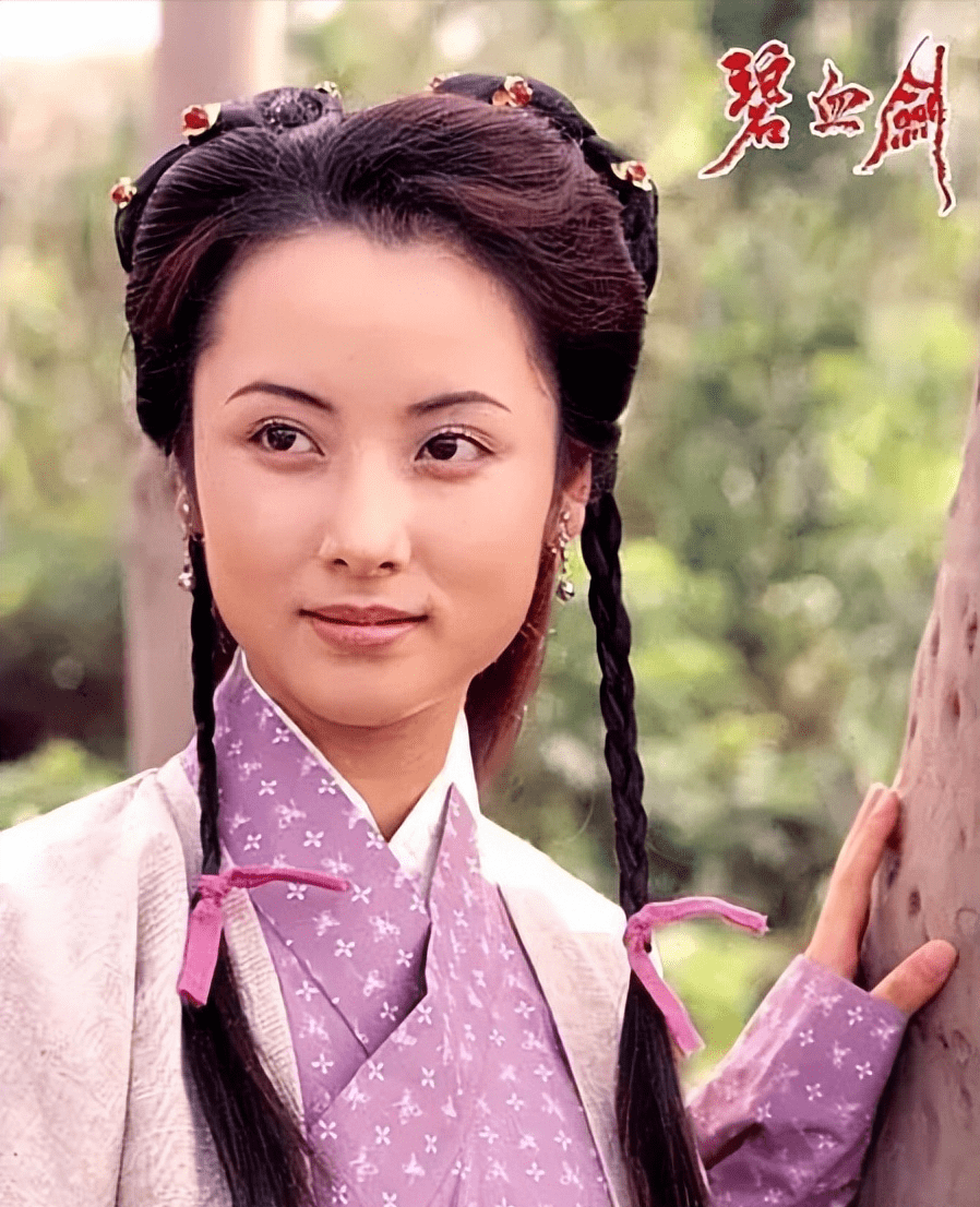 回顾杨明娜41岁结婚生子44岁与演员田亮对簿公堂离婚今怎样了