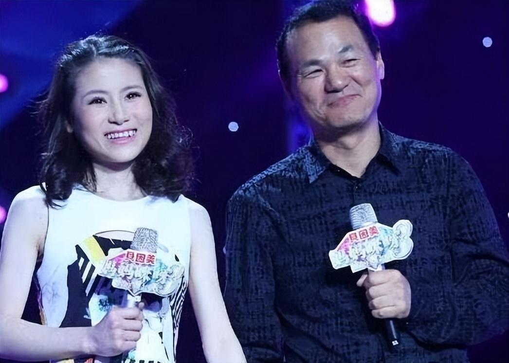 张也还没有处理好和张行的事情时,就接到了父亲传来的噩耗.