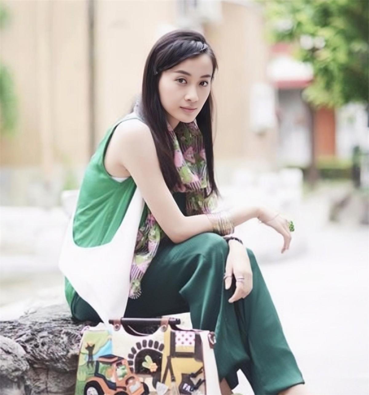 回顾演员徐梵溪长得漂亮戏也好为人低调不张扬追求平淡生活