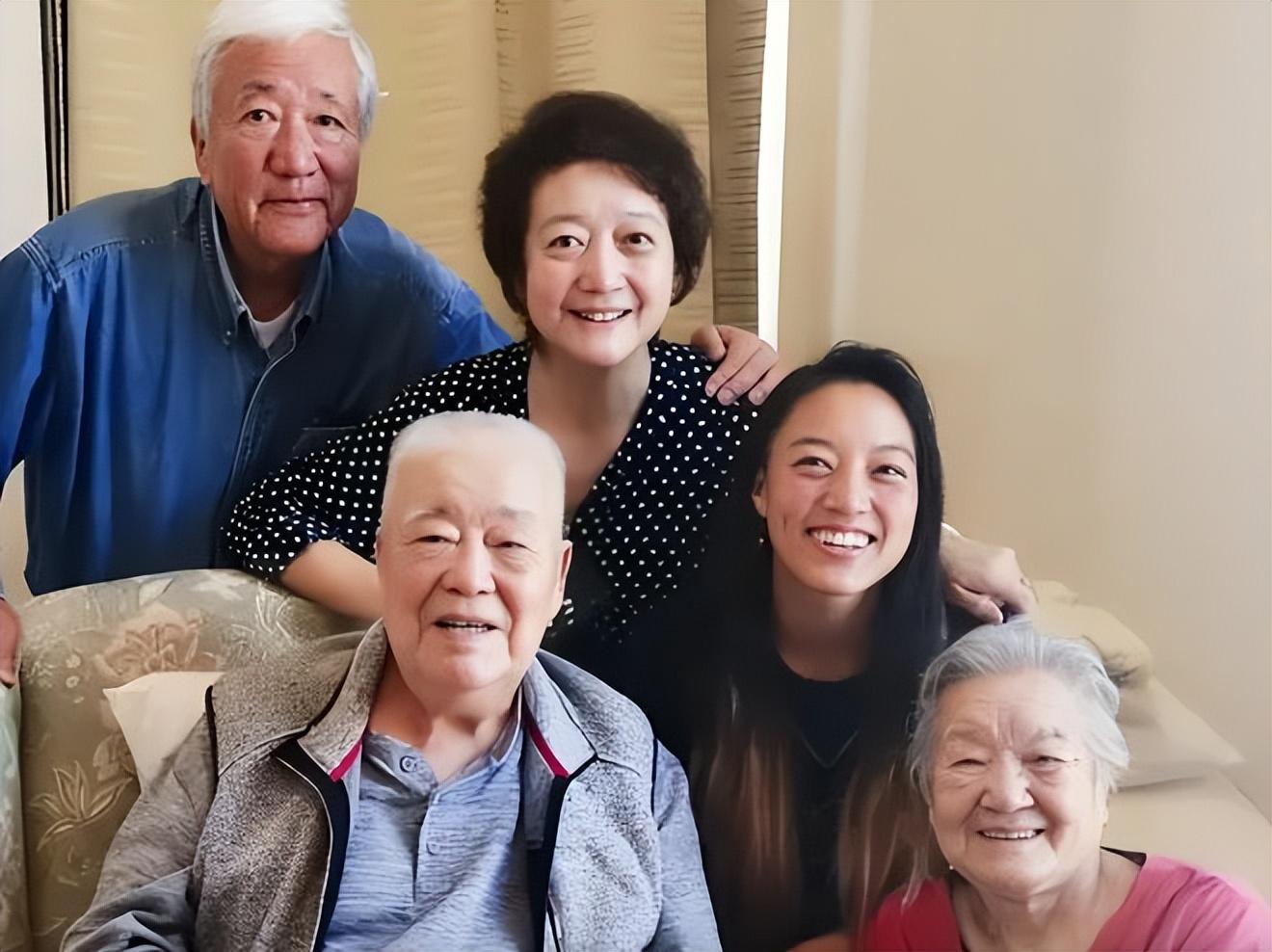 回顾于洋和初恋妻子恩爱一生晚年痛失儿子他将儿媳当成亲女儿