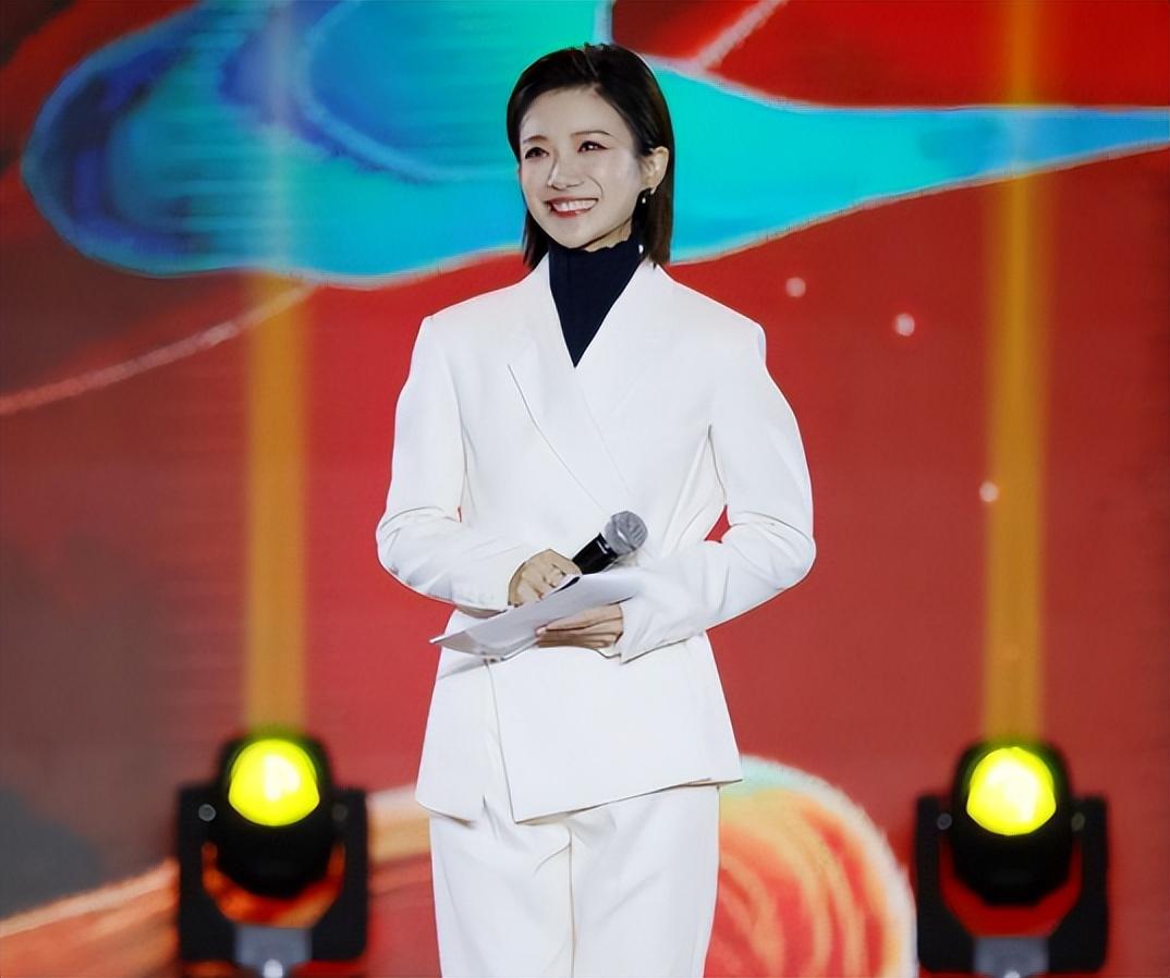 回顾央视主持人大赛冠军却拒绝入职央视的蔡紫她现状如何