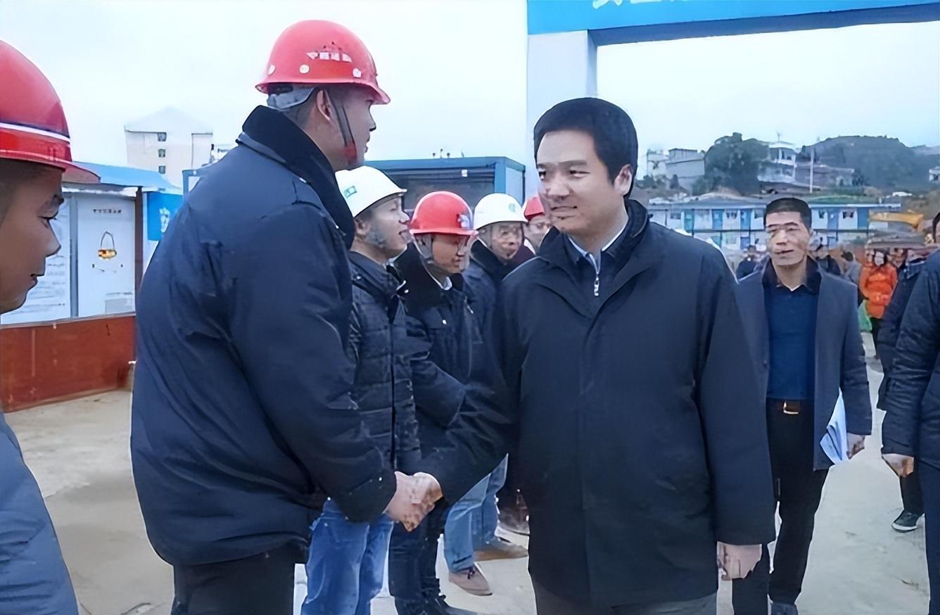 14年80后县长让王健林把利润全留在丹寨县后来他的仕途如何