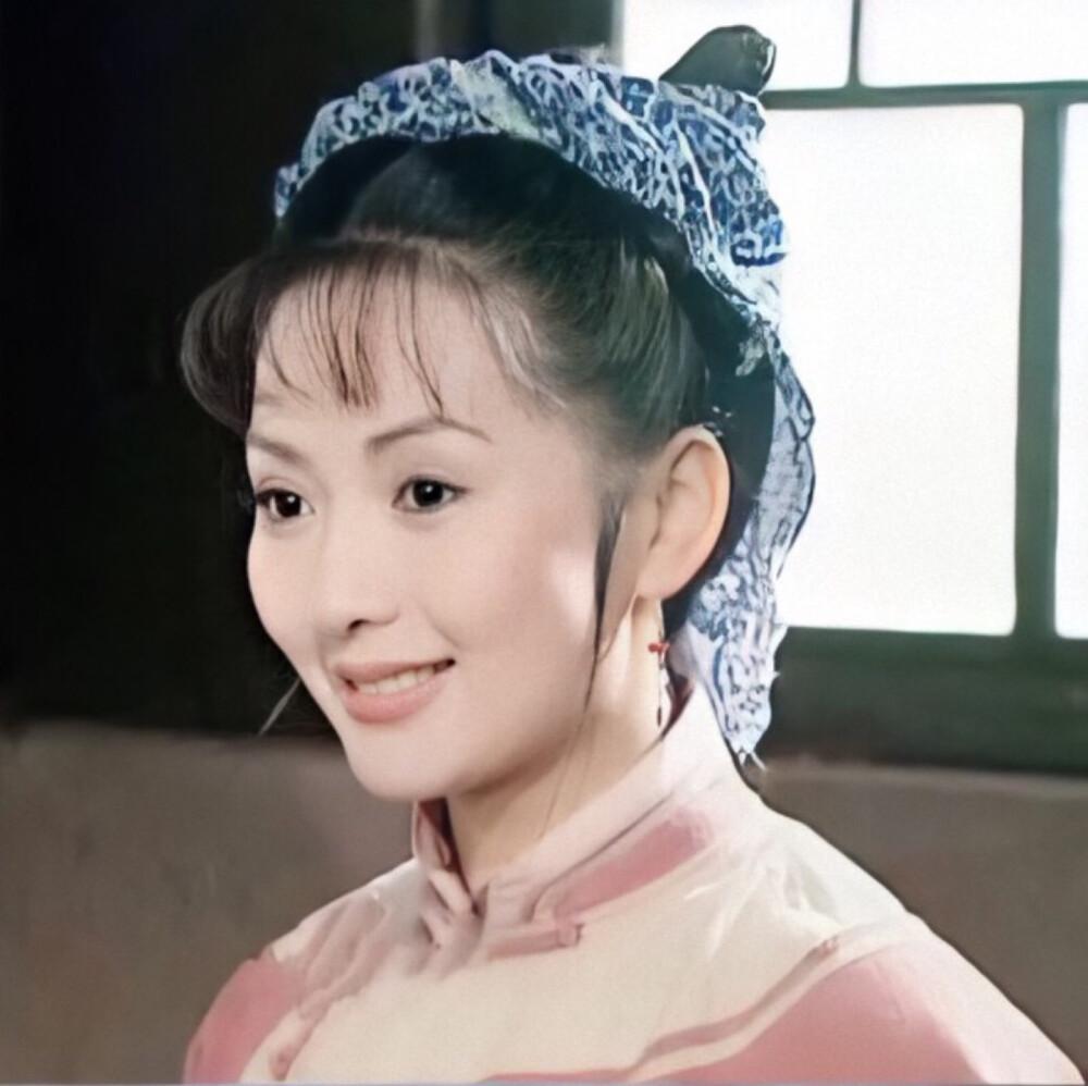 回顾苦命的刘丹27岁去世父亲殉职哥哥离世萧剑为她扫墓多年