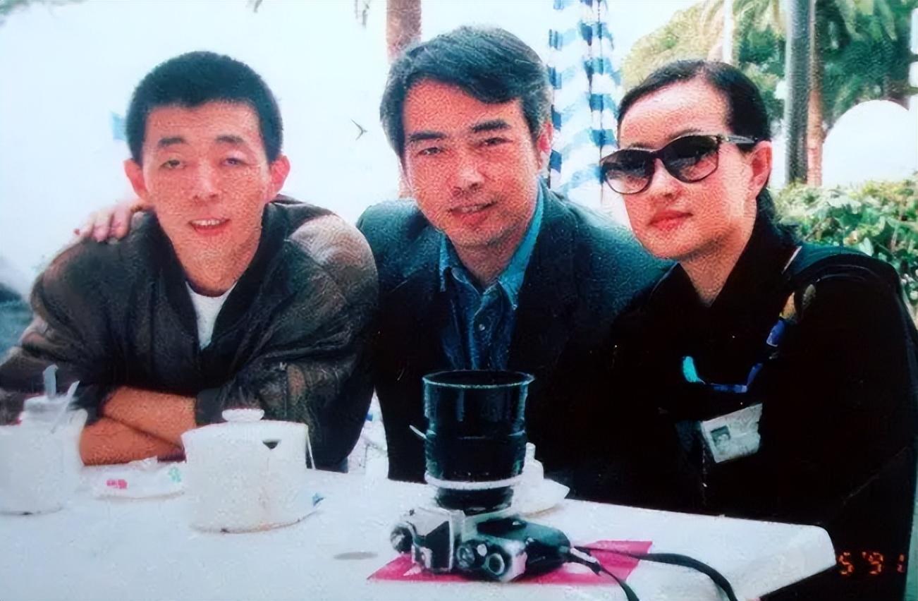 回顾蒋雯丽母亲生三个女儿二女儿漂亮小女儿的婚姻让她操心