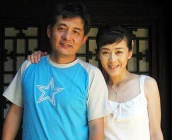 演员李颖的丈夫近照图片