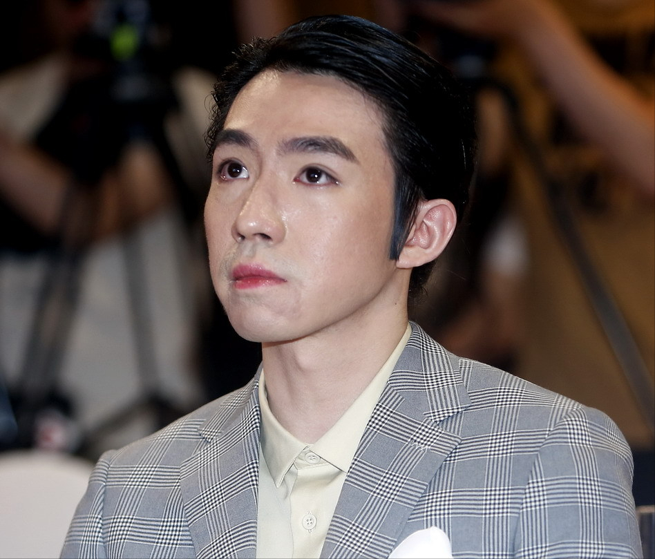 2010年,风头无限的俞灏明迎来了一场飞来横祸,一场几乎让俞灏明彻底