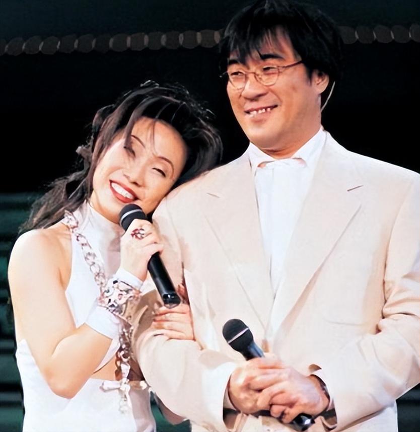 回顾歌手林忆莲李宗盛为她离婚陈辉虹等她20年今却孤单一人
