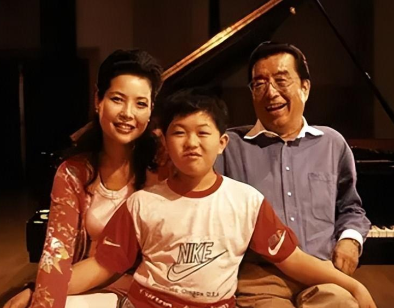 回顾李双江二婚娶学生梦鸽前妻儿子成他骄傲后妻儿子让他苦恼