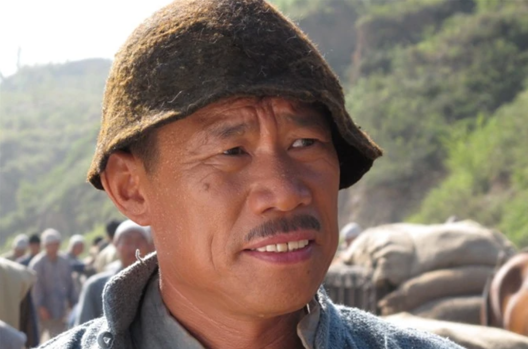 回顾演员杨清文饱尝生活酸甜苦辣因亮剑走红后不弃糟糠妻