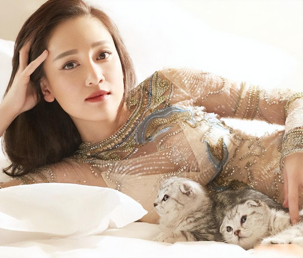 回顾独立的陈乔恩曾遭母亲家暴因脾气倔强被雪藏40岁终于脱单