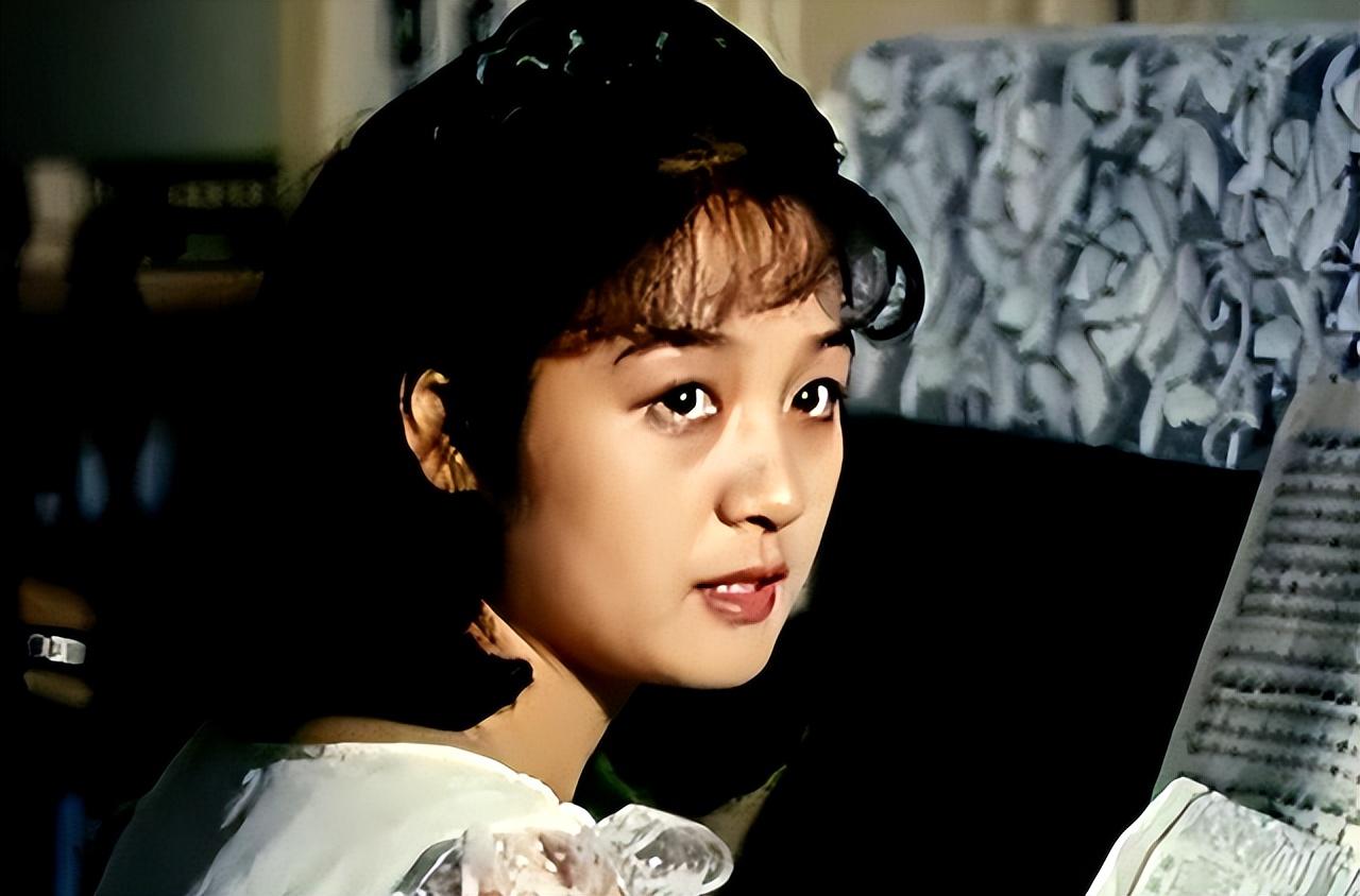 回顾伍宇娟当红一时却因爱错人毁一生婚后丈夫拒认儿子