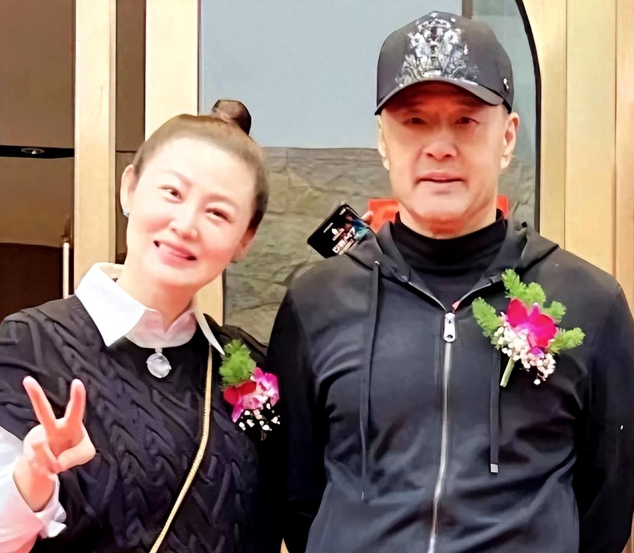 回顾演员于荣光一生洁身自好为何63岁时妻子却坚持和他离婚