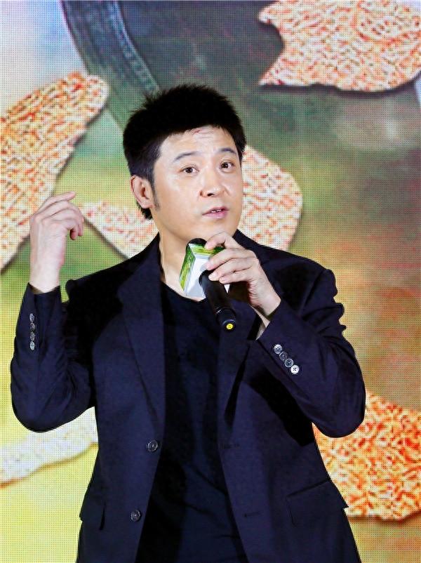 回顾演员孙涛娶平凡妻子李莉钱也归她管成名后更爱她