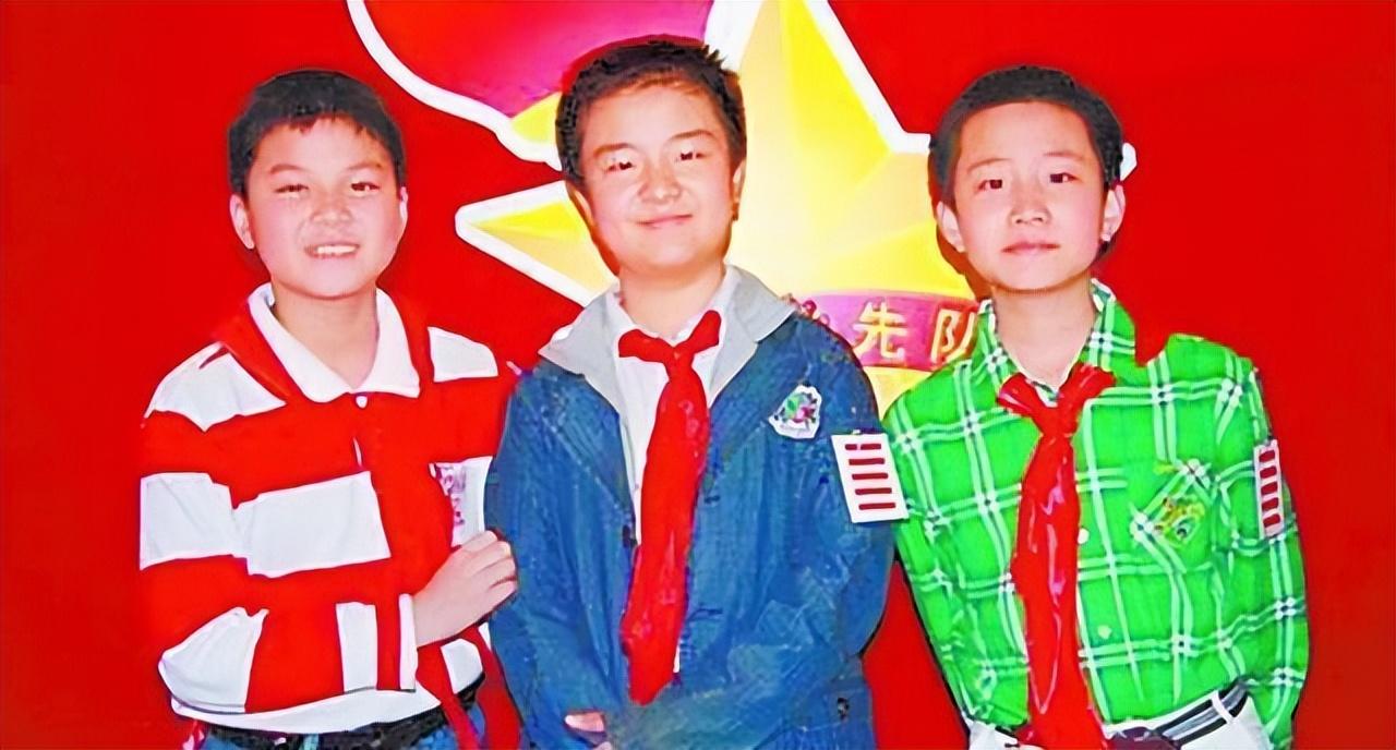 五道杠小学生曾因一脸官相而走红如今状态却令人惋惜