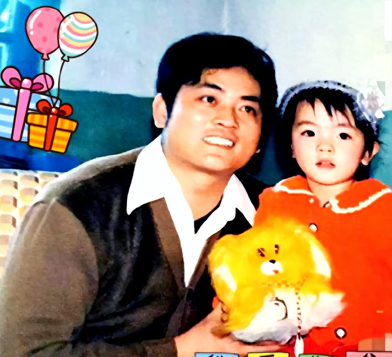 当初恋高远得知李思思眼巴巴地关注着《挑战主持人》时,他饱含关切地