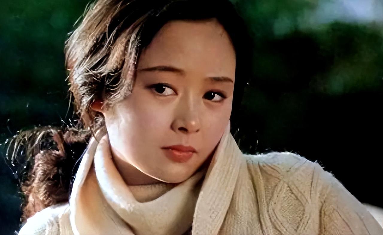 回顾65岁张瑜没有子女离婚后单身30年再看见前夫仍然会心动