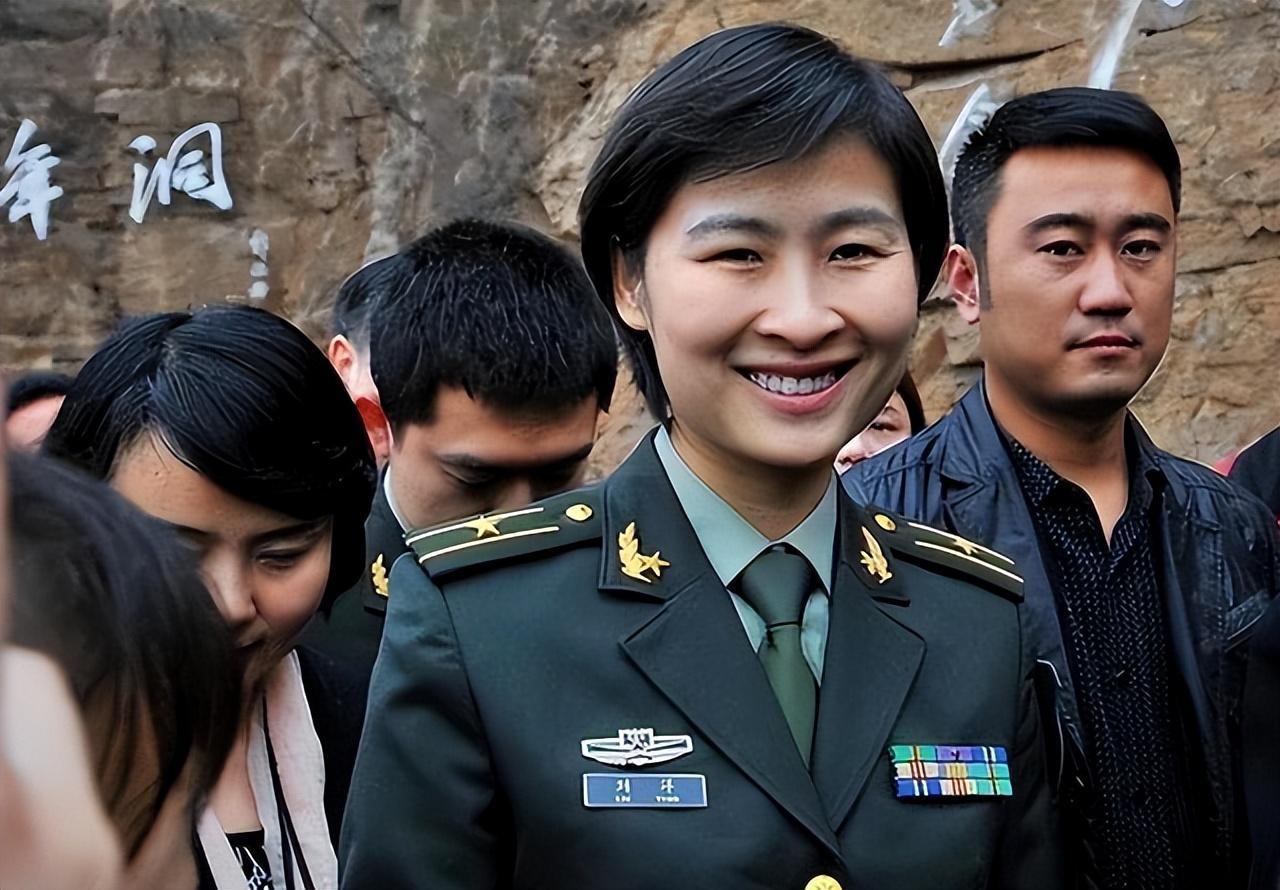 回顾中国首位女航天员刘洋结婚8年未生子飞天前为丈夫留2条遗言