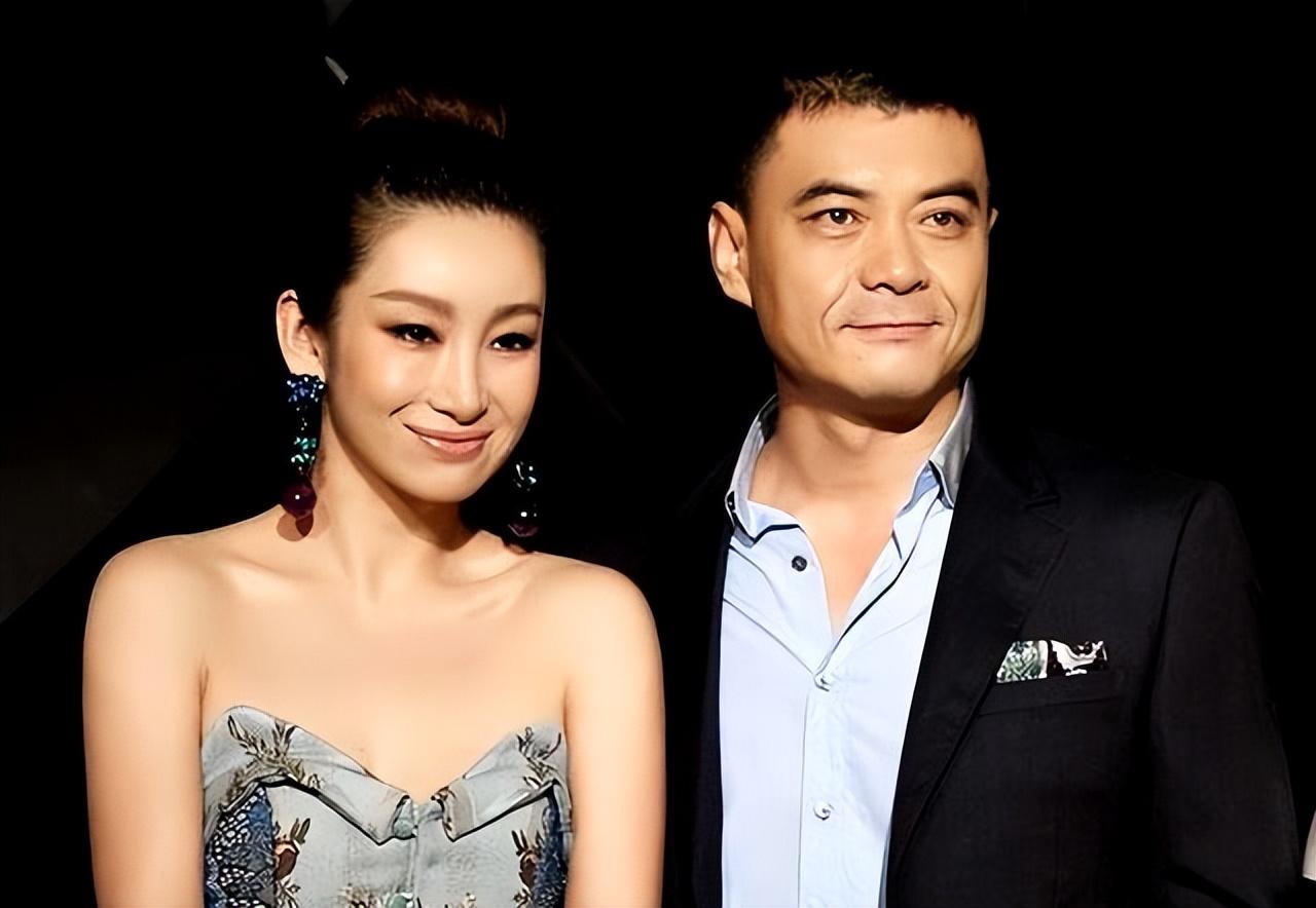 回顾秦海璐被富商抛弃嫁二婚王新军把婆婆当亲妈婚后幸福