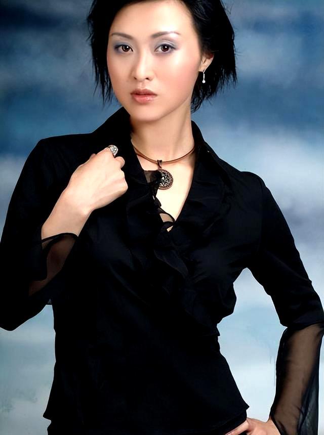 回顾白珊父亲是白诚仁13岁出道靠苦情戏成名今幸福美满