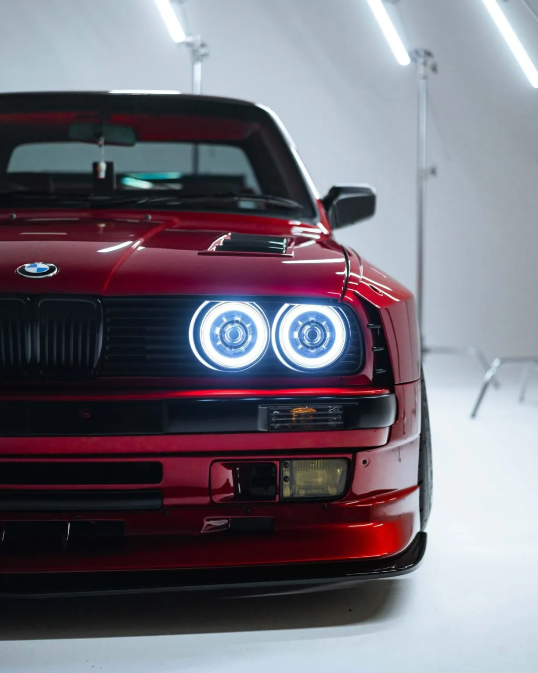 赛博朋克大v8宽体宝马e30!简直概念车一般的改装