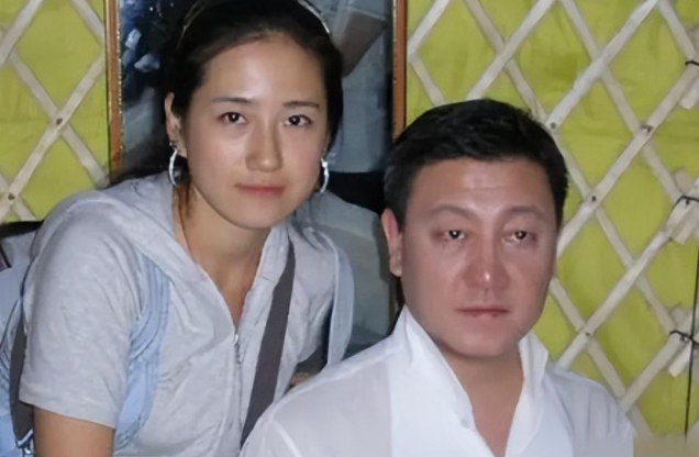 回顾蒙古之花王燕嫁给大16岁的韩磊婚后生一儿一女幸福美满