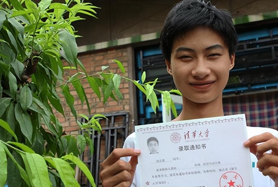 回顾靠捡破烂为生高考744分让清华校长跑家里的庞众望今怎样