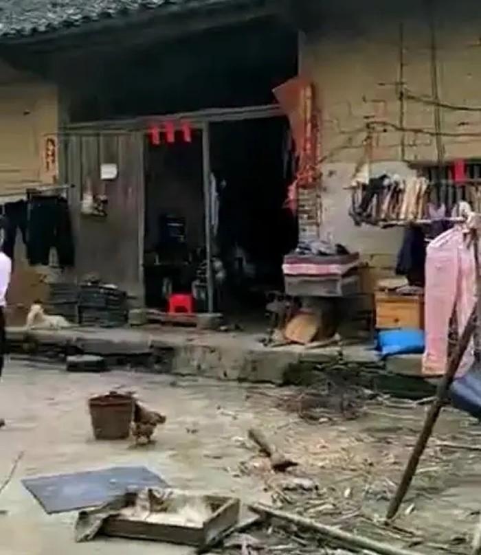 回顾广西梁二49岁娶19岁女孩21年生下15子如今怎样了