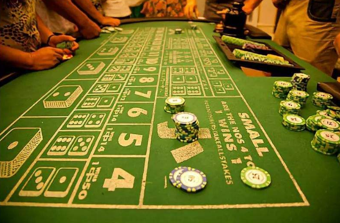 2021年香港男子目睹双亲跳楼报警后被判5年半怎么回事