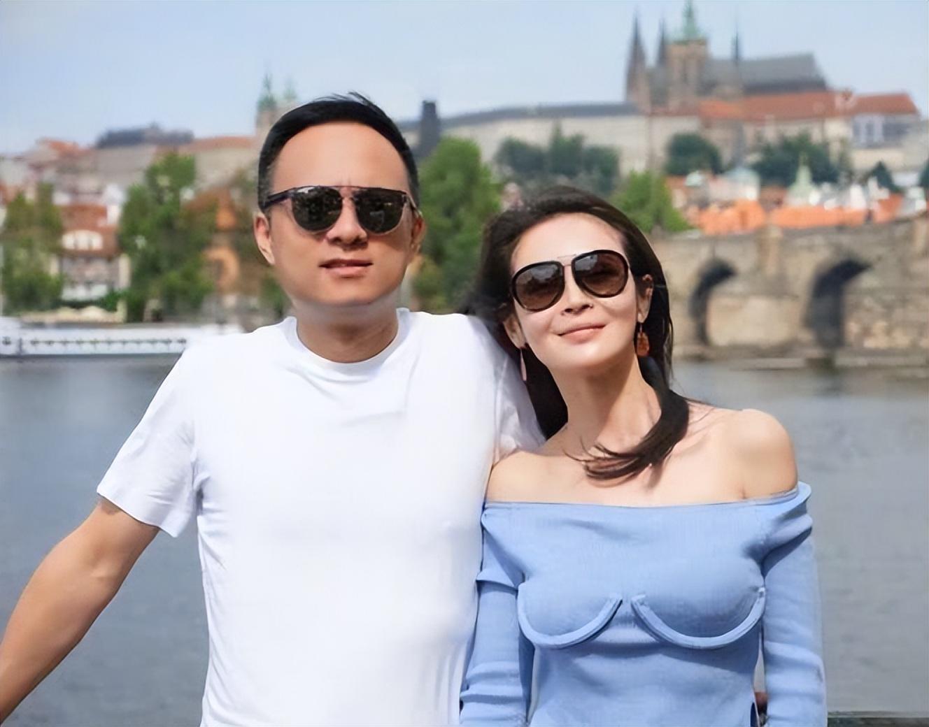 回顾于明加在美丽的年纪嫁给普通男人胡俊婚后生两孩美满幸福