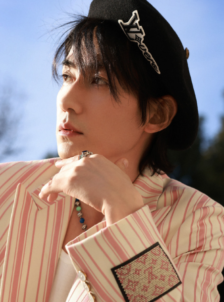 35岁朱一龙携手25岁王鹤棣完美演绎顶级皮相