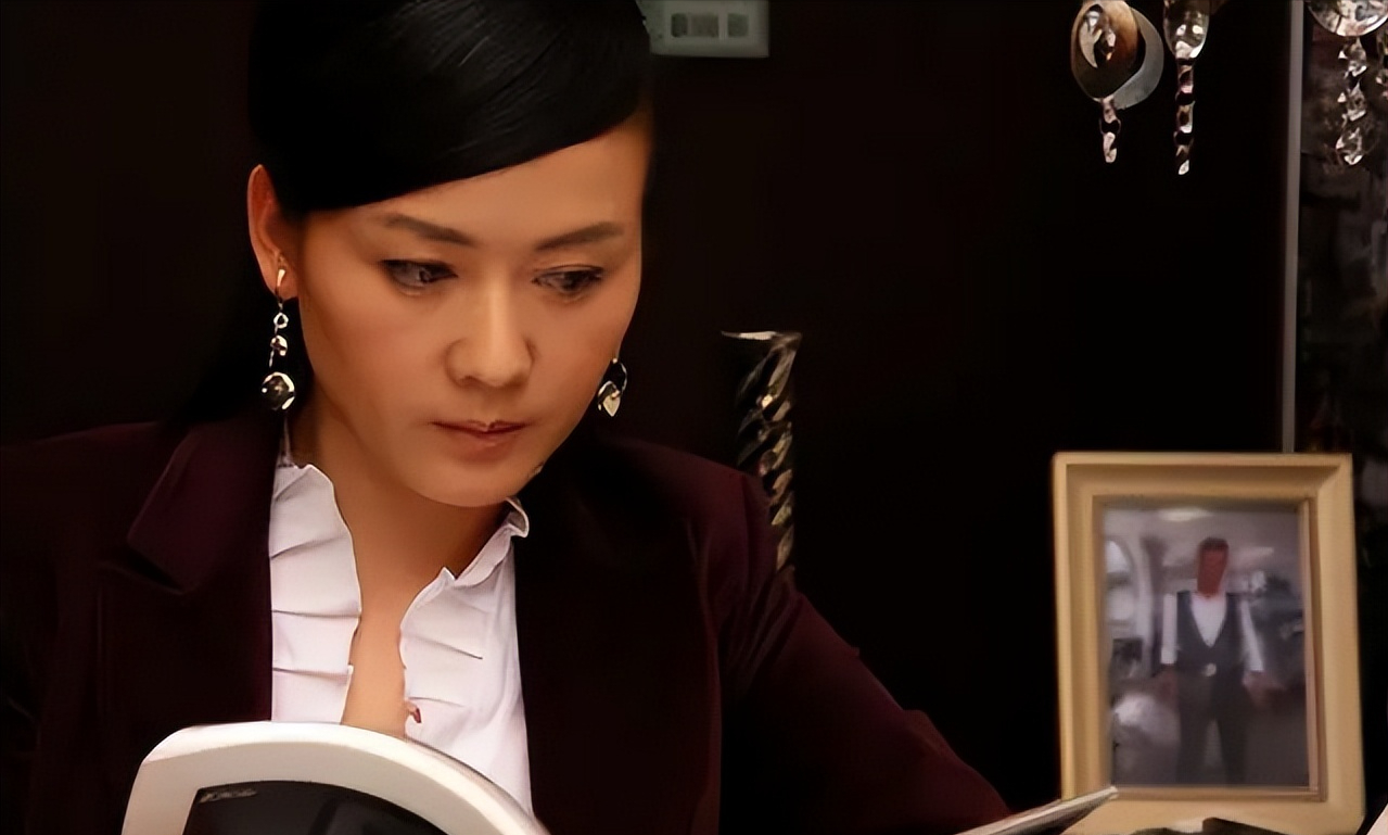 回顾影后李琳遭前夫家暴后离婚二嫁世界冠军过得如何