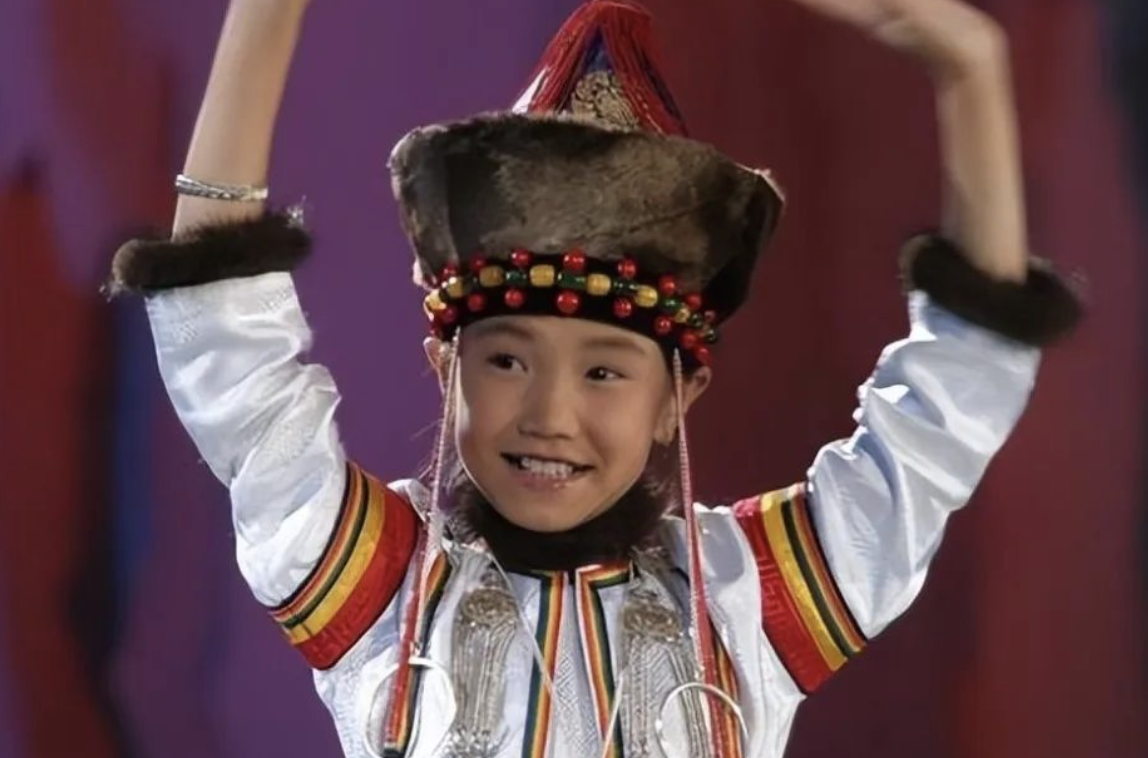 可到了2006年,女儿诺尔曼已经15岁了,早已没有了童声,所以不再适合