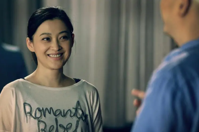 回顾梅婷婚后6年花400万养不熟白眼狼二婚嫁大11岁老公