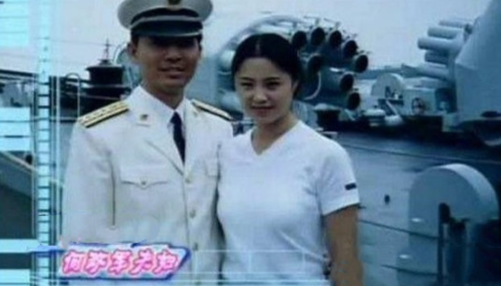 回顾何政军43岁凭亮剑走红成名不弃糟糠妻恩爱30年