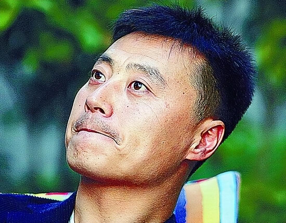 回顾任程伟娶黄蕾到地下室共患难7年成名后换房子不换糟糠妻