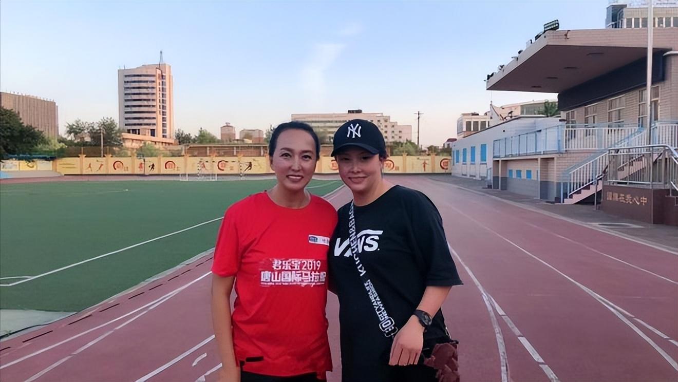 家军,在世界各种比赛上拿了多次世界冠军,其中最有名的就是王军霞,刘