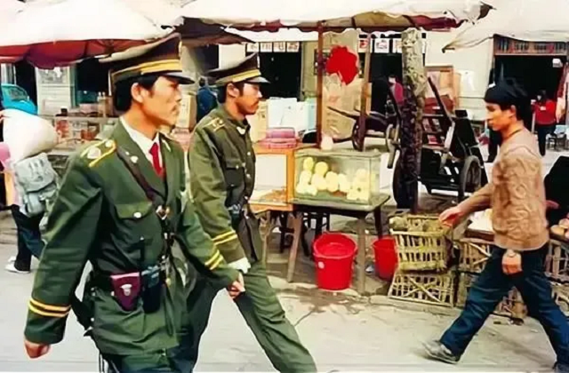 2003年5月18日,党成喜将自己14岁的外孙女张红骗进地宫,并对张红进行