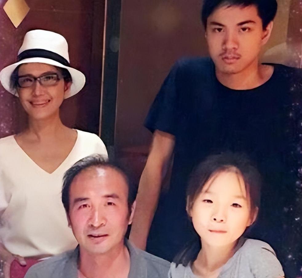 回顾吴玉华不接受前夫丁克二婚嫁莫大风婚后生一儿一女很幸福
