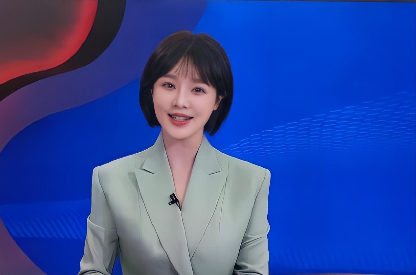 回顾胡蝶32岁嫁给44岁导演婚后长期分居独自产检却说很幸福