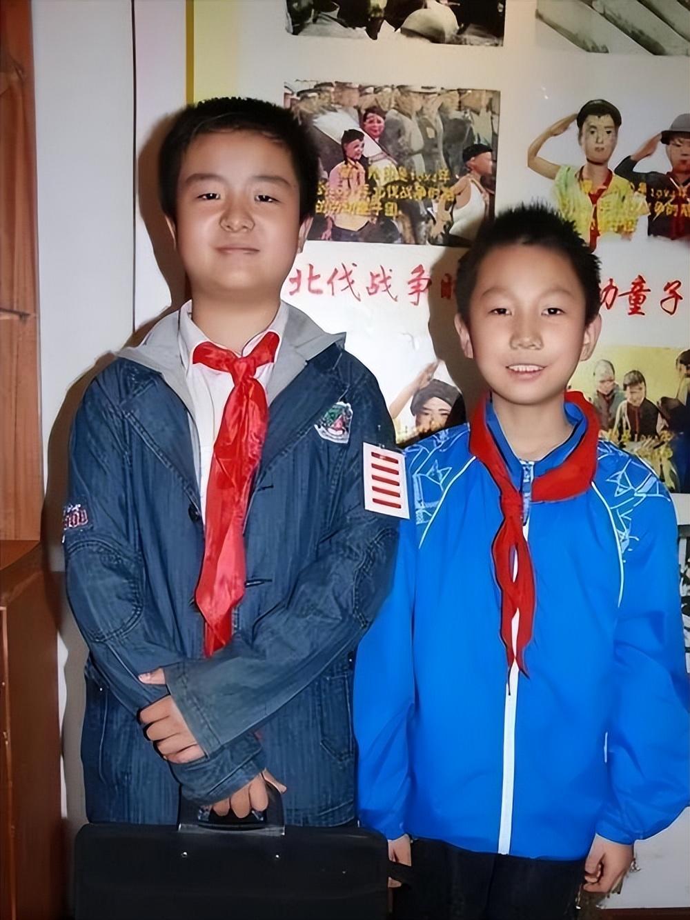 五道杠小学生曾因一脸官相而走红如今状态却令人惋惜