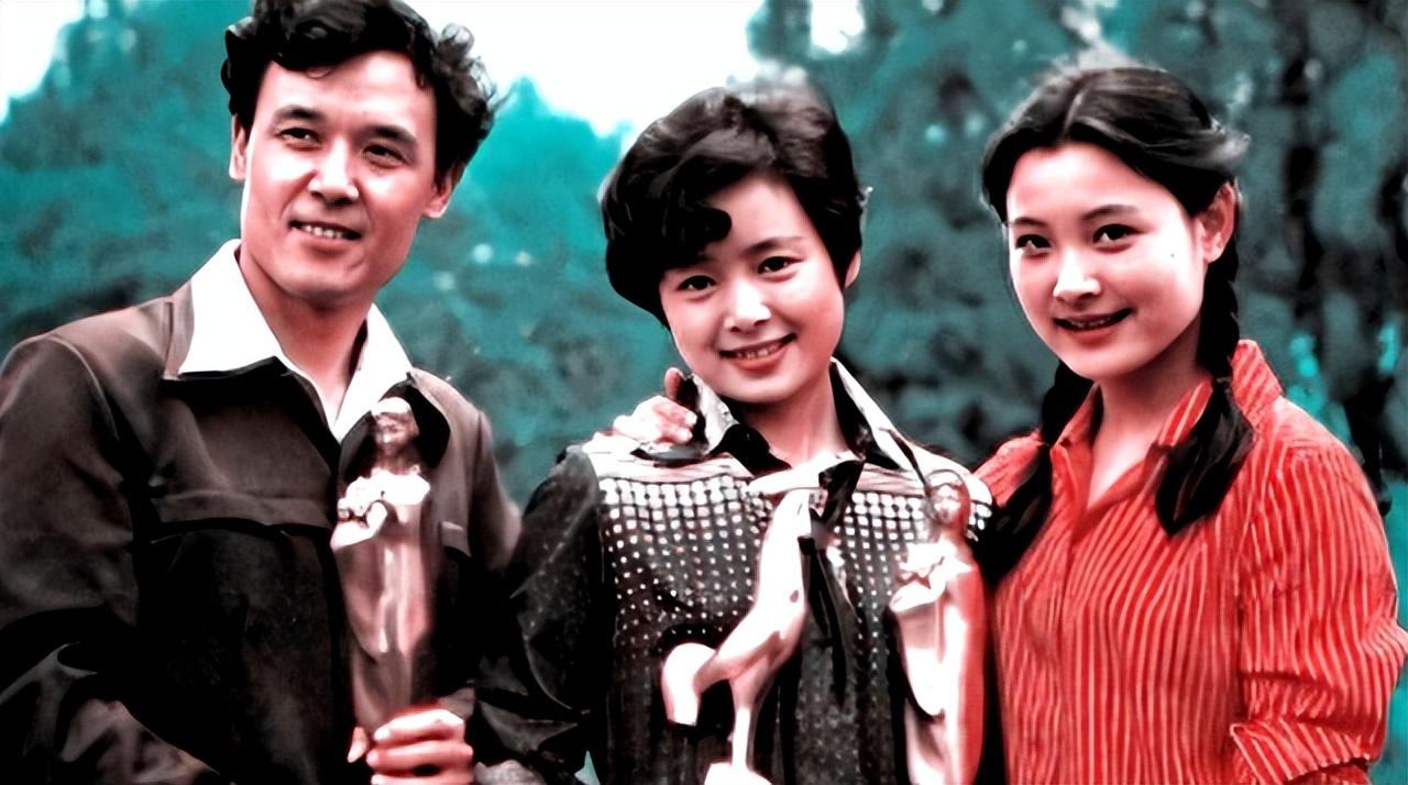 回顾65岁张瑜没有子女离婚后单身30年再看见前夫仍然会心动