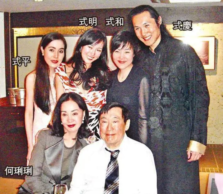 回顾女船王赵式明继承百亿家产嫁小15岁男友后连生2胎