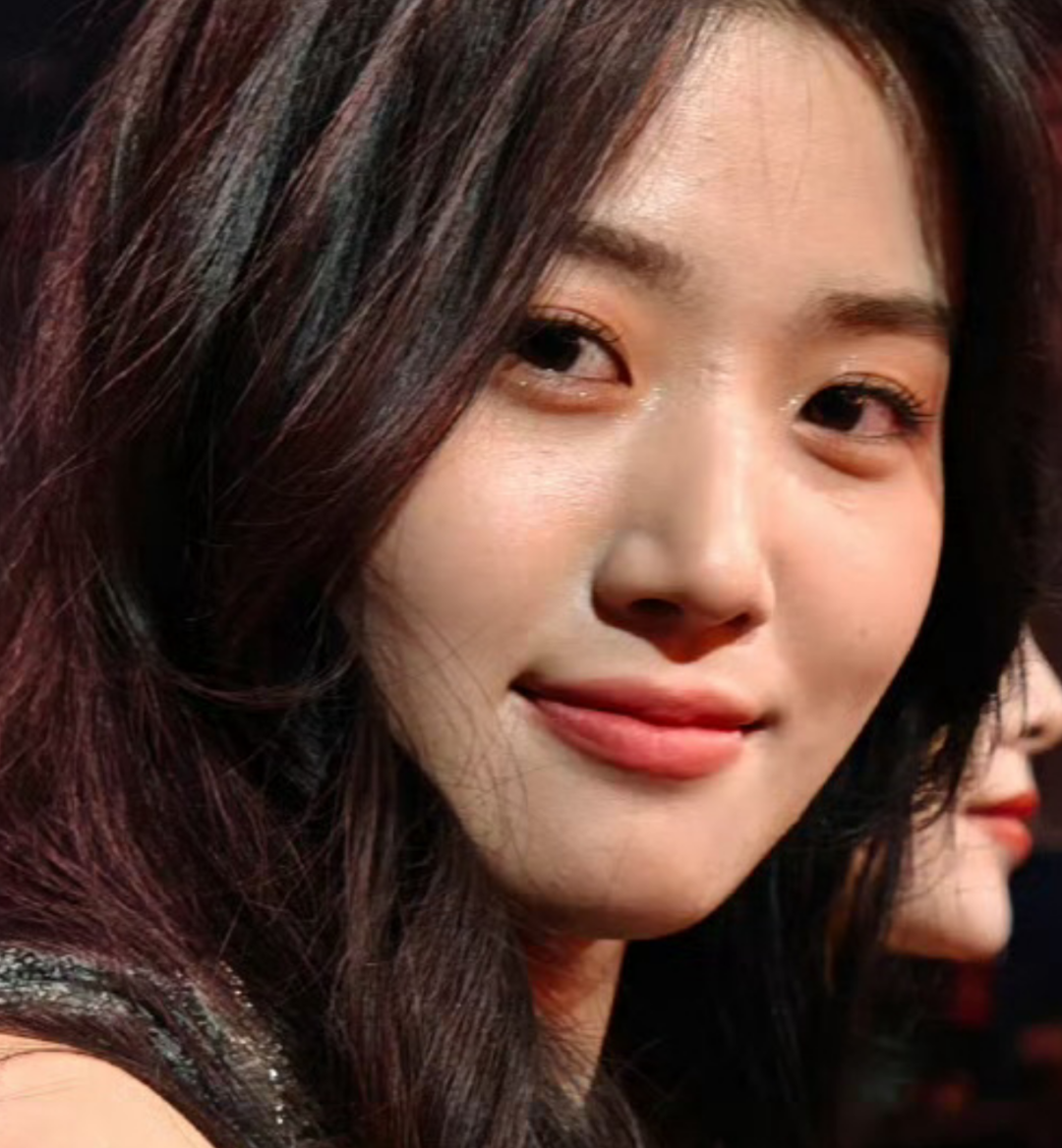 标题明星聚焦微博之夜秦岚毫不掩饰岁月痕迹