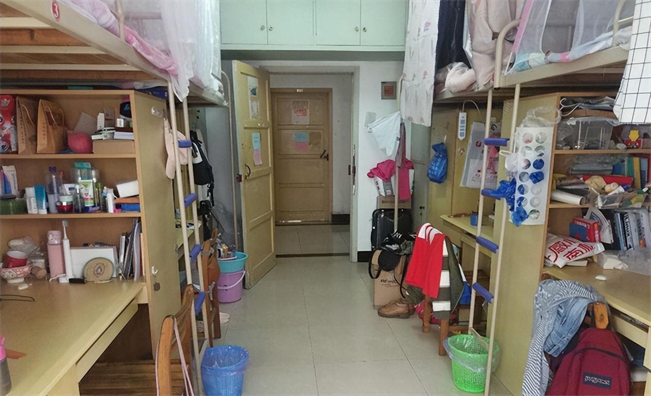 望瑞玲也"搬进"了武汉大学,并和杨元元住在一个宿舍