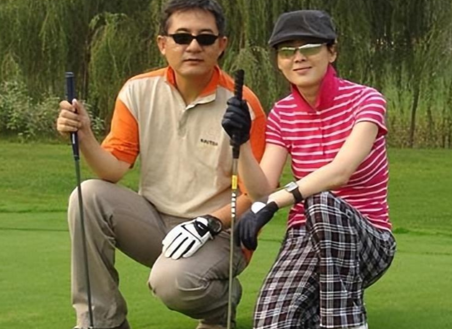 回顾李琳嫁大10岁导演不幸福二婚嫁运动员李大双今苦尽甘来