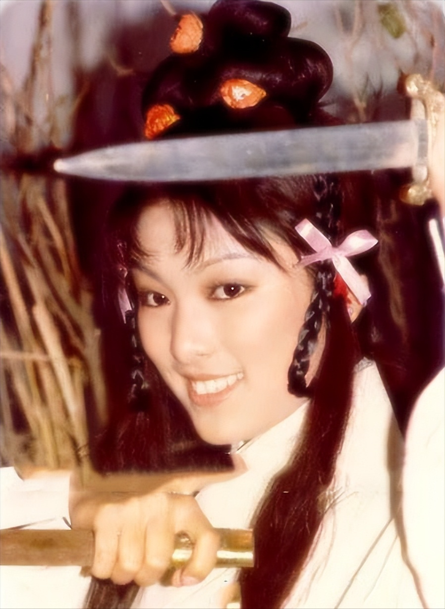 同样是演黄蓉,有人古灵精怪,有人美貌巅峰,有人好身材博眼球?