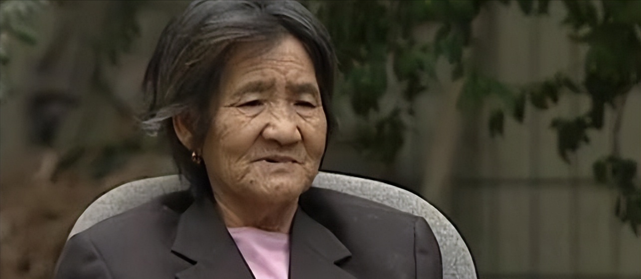 06年河南79岁老太坠入机井井底竟群蛇盘踞救援行动困难重重