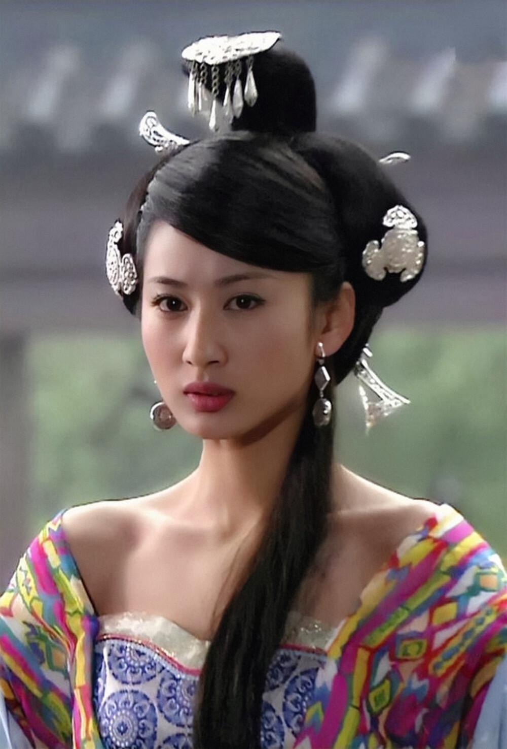 长着狐狸眼的5位女星风情妩媚又灵动撩人个个都绝美