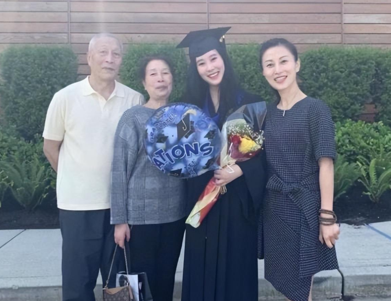 回顾杨子母亲刘丽芹前儿媳陶虹太强势黄圣依是她心中完美儿媳